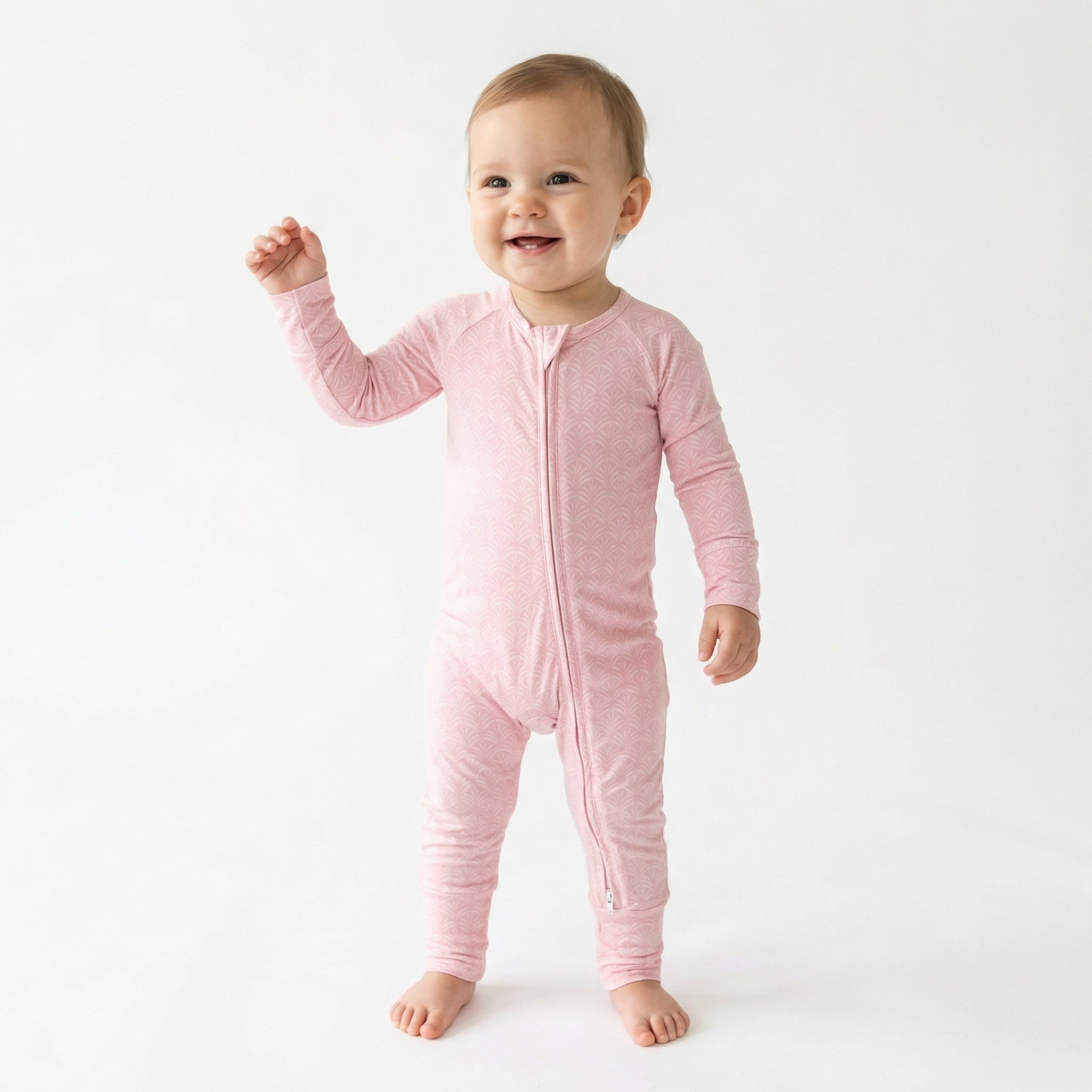 Best lightweight baby sleeper in pink for year round use recommended by modern parents