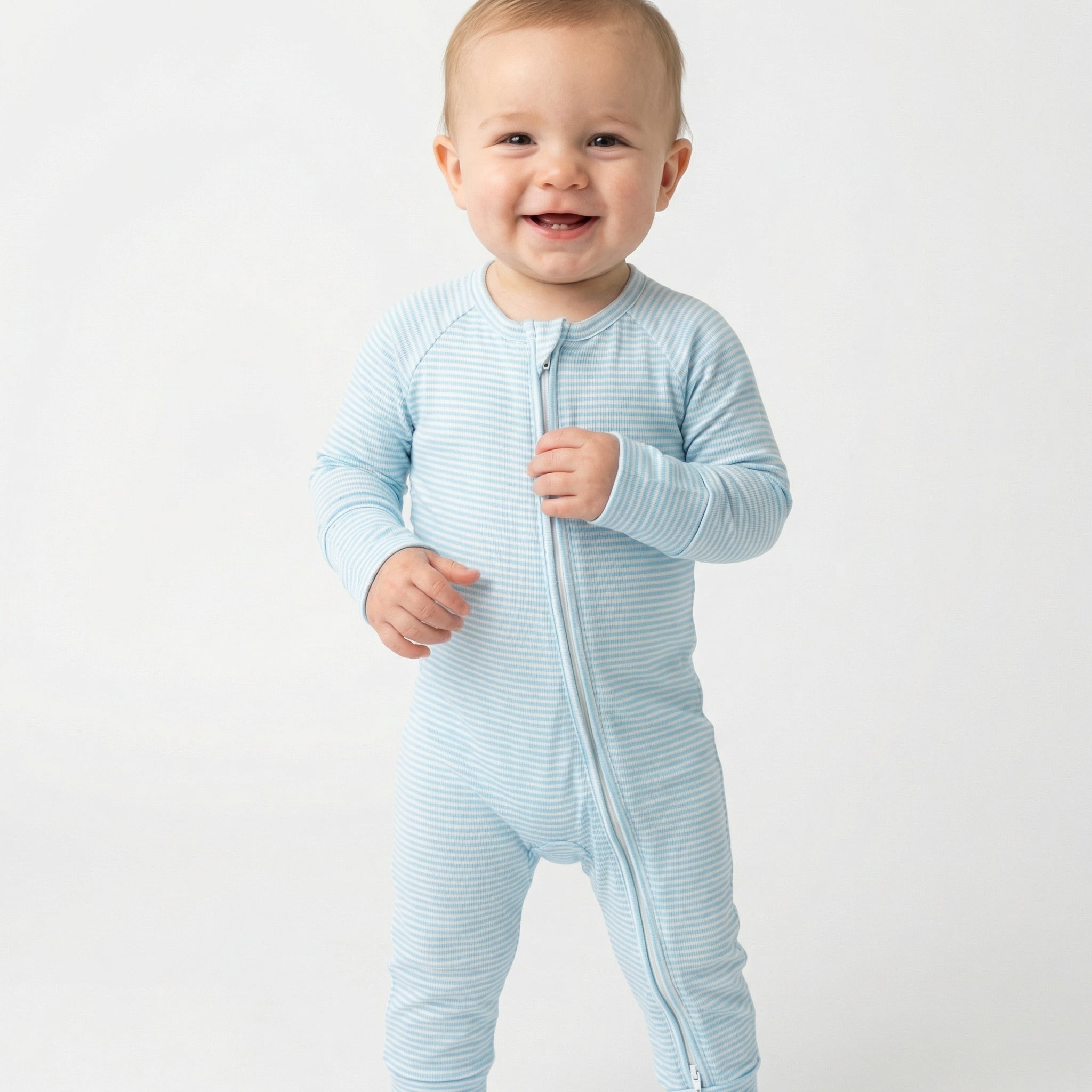 Best lightweight baby sleeper in blue and white stripes for year round use recommended by modern parents