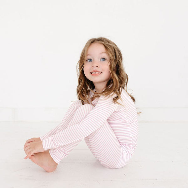 toddler-girl-sitting-ballet-